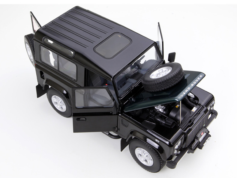 1/18 Kyosho Land Rover Defender 90 SWB (Black w/ Green Hood
