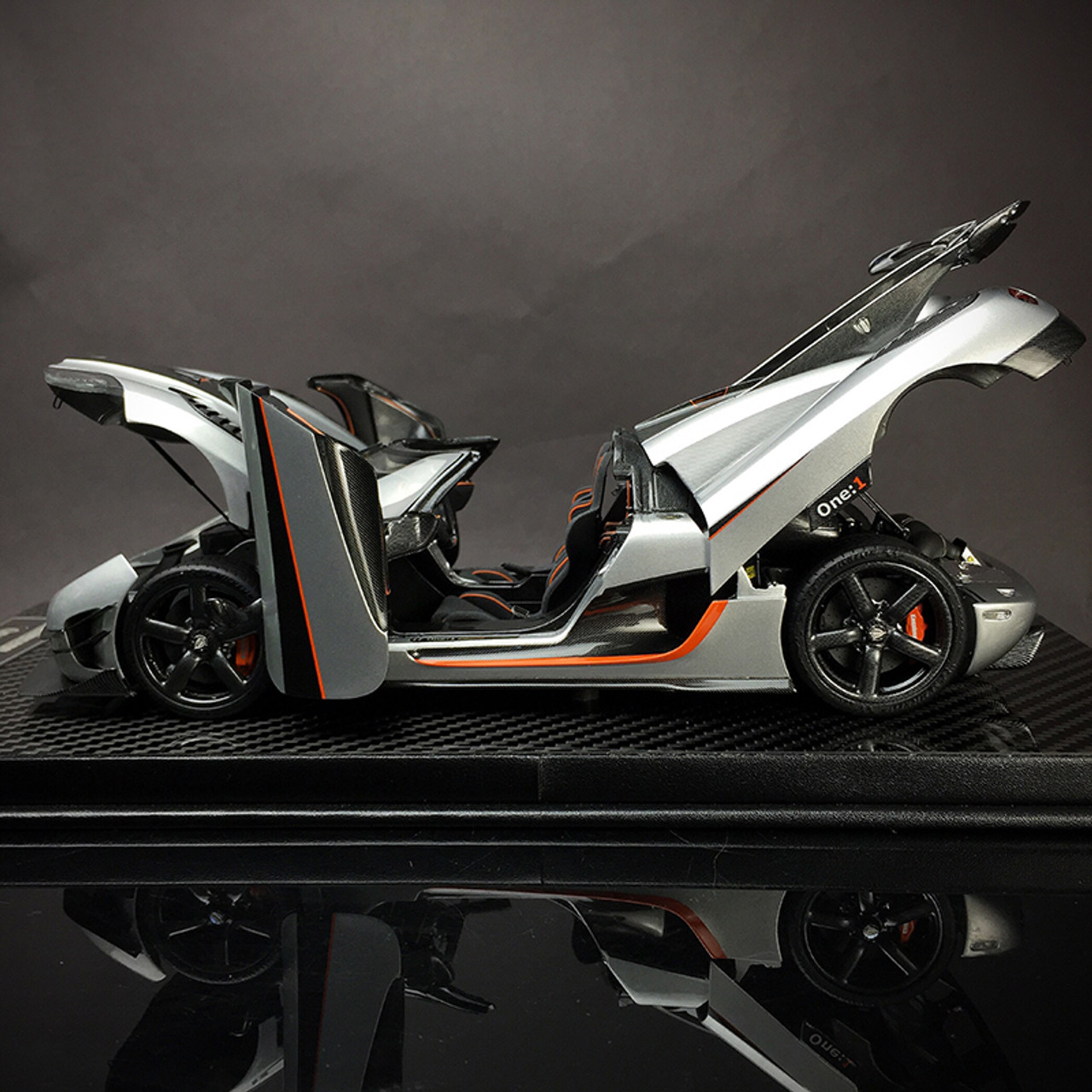 1/18 Frontiart Koenigsegg One:1 (Silver) Fully Open Diecast Car Model Limited