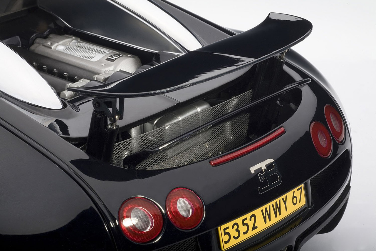 1/12 AUTOart Bugatti Veyron 16.4 (Blue / Black) Diecast Car Model