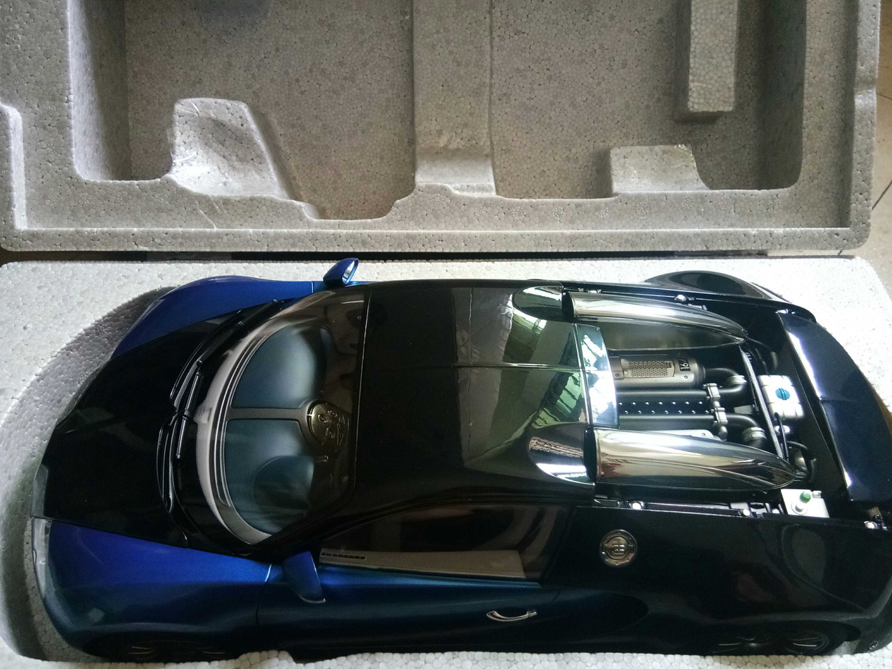 コーギー 1/12 AUTOart Bugatti Veyron 16.4 (Blue / Black) Diecast Car