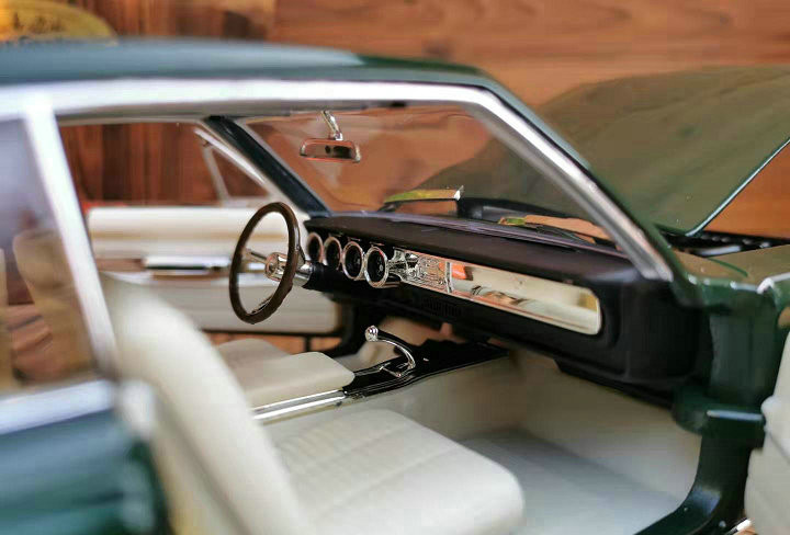 1/18 1966 Dodge Charger (Green) Diecast Car Model - LIVECARMODEL.com