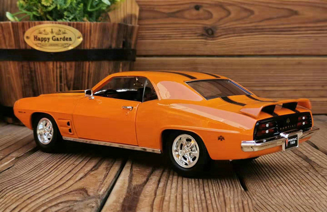 ミニカー 1969 Pontiac Firebird Trans Am 1/18 1/18 1969 Pontiac Firebird Trans (Orange) Diecast Car Model