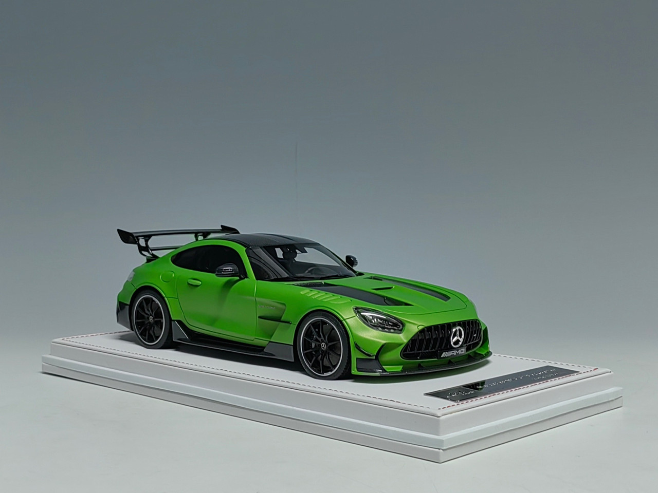 1/18 Ivy Mercedes-Benz AMG GT Black Series (Bright Green) Resin Car Model Limited 60 Pieces