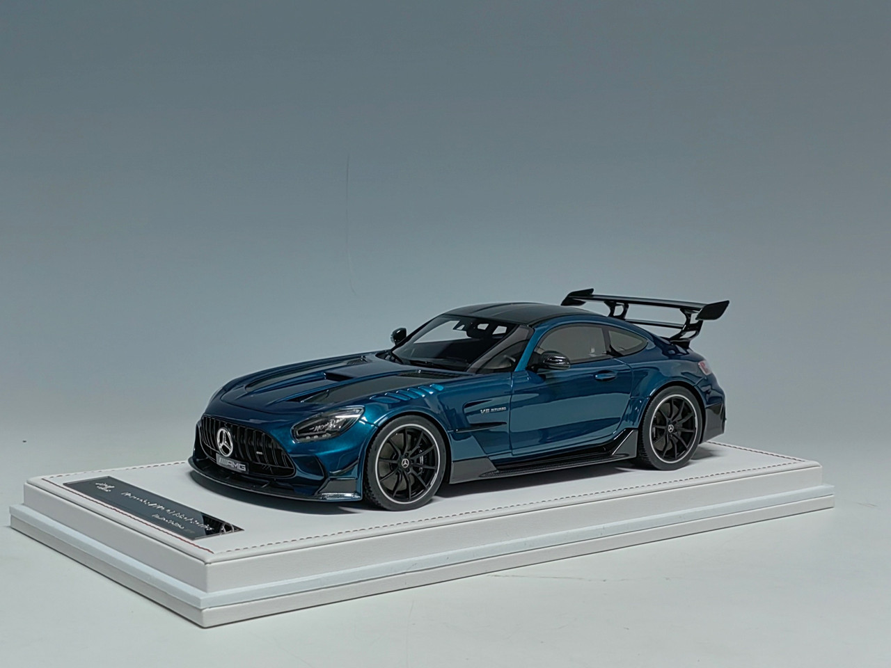 1/18 Ivy Mercedes-Benz AMG GT Black Series (Dark Blue) Resin Car Model Limited 50 Pieces