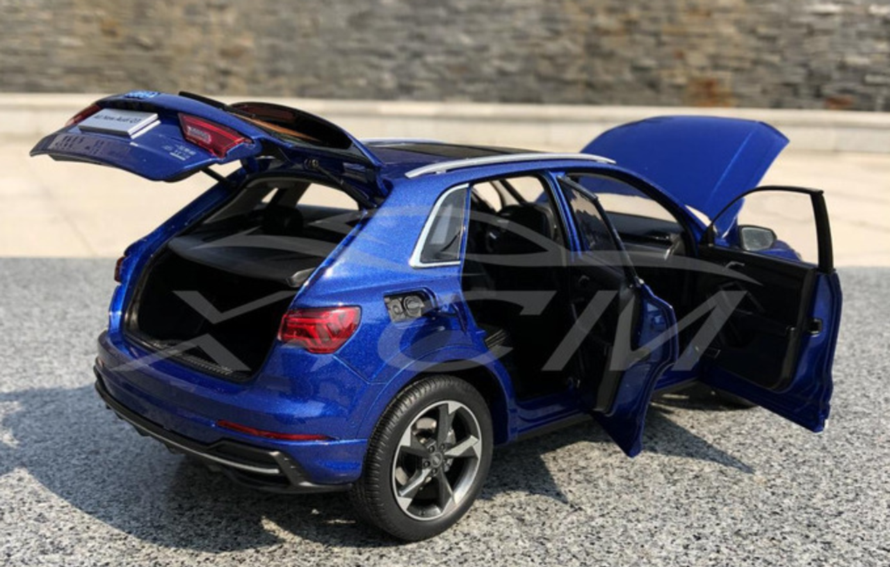 1/18 Dealer Edition 2020 Audi Q3 (Blue) Diecast Car Model