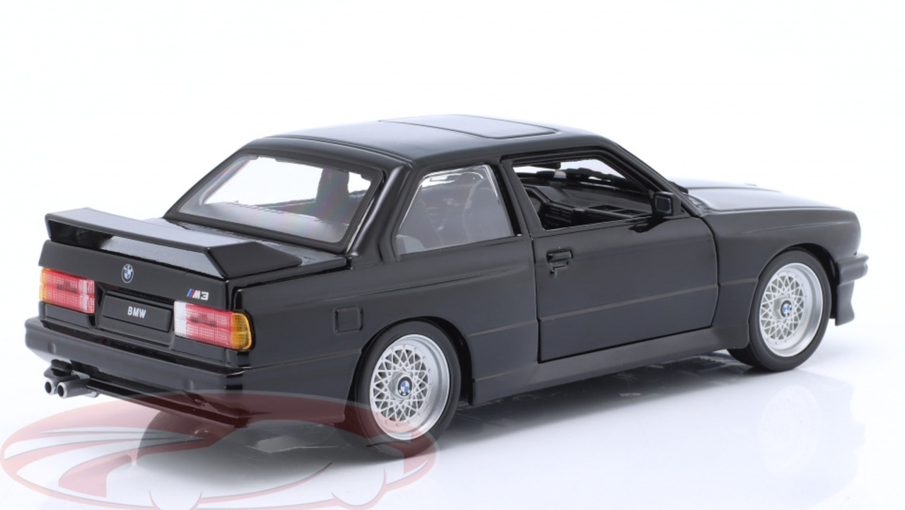 1/24 BBurago 1988 BMW M3 E30 (Black) Diecast Car Model