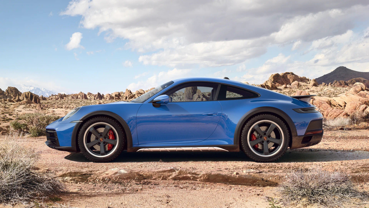 1/18 Minichamps 2022 Porsche 911 (992) Dakar (Blue) Diecast Car Model