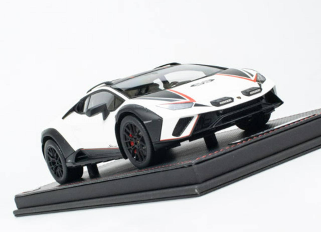 1/18 MR Collection Lamborghini Huracan Sterrato Matte White