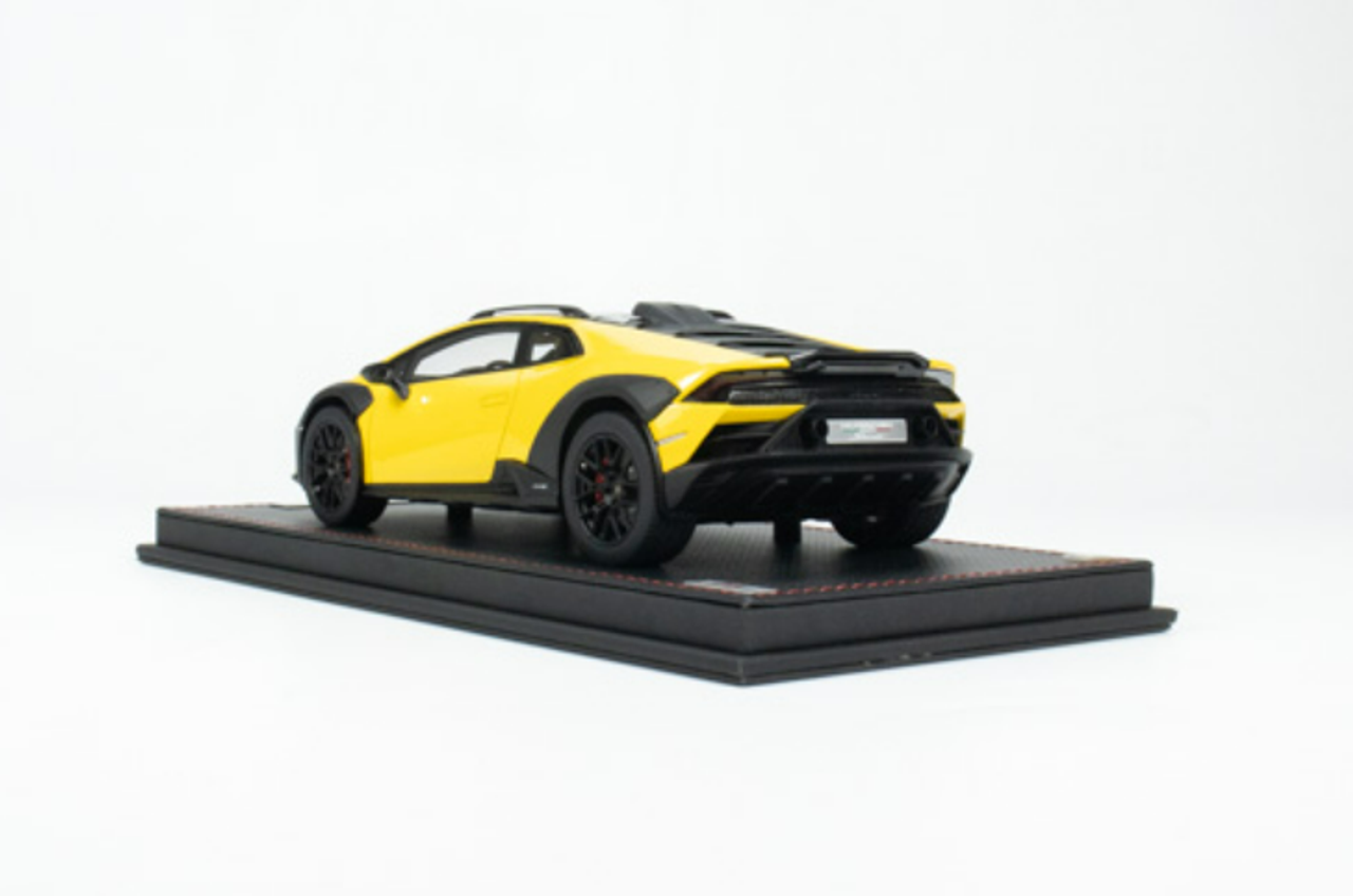1/18 MR Collection Lamborghini Huracan Sterrato Yellow