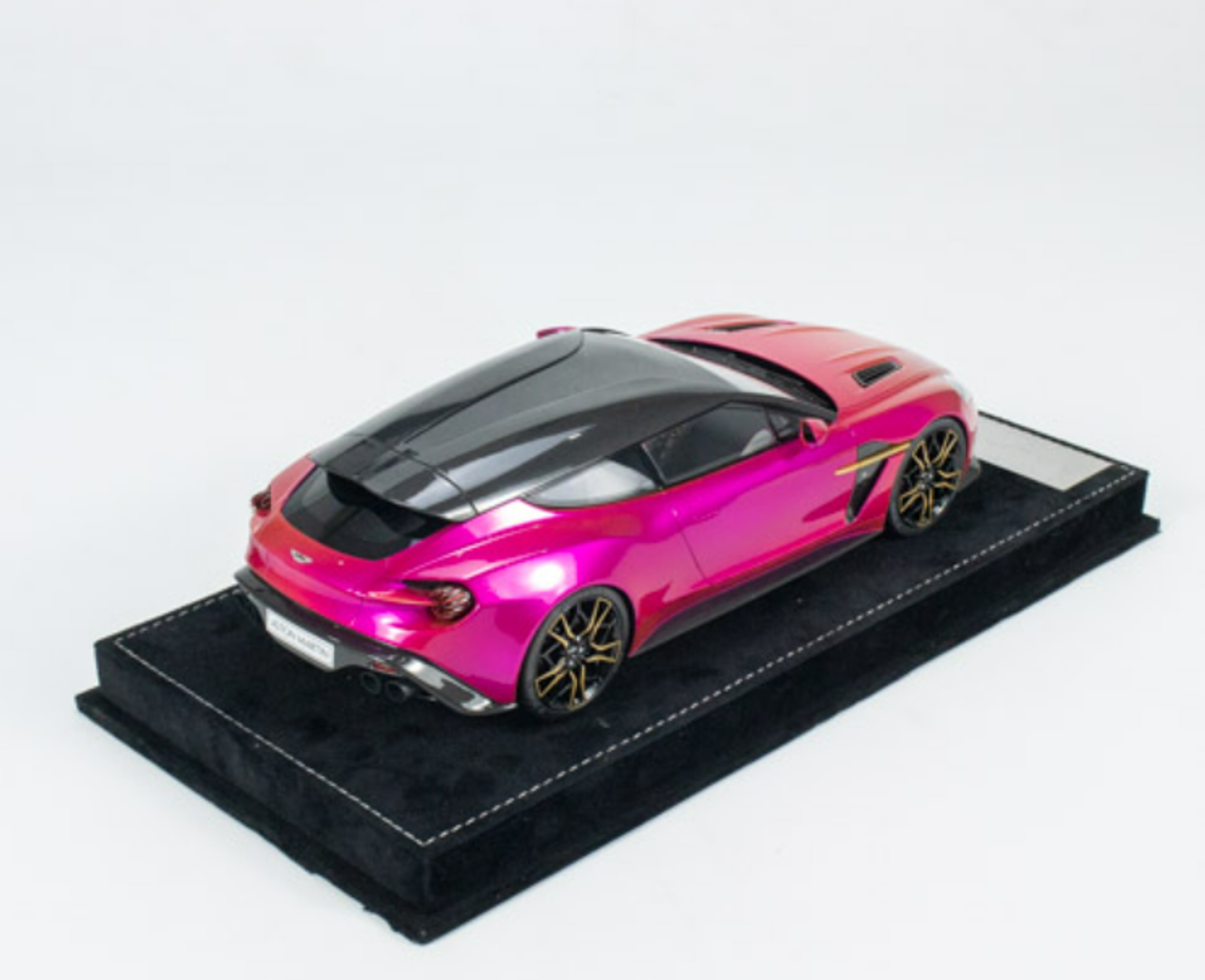 1/18 HH Model Aston Martin Zagato Rose Red