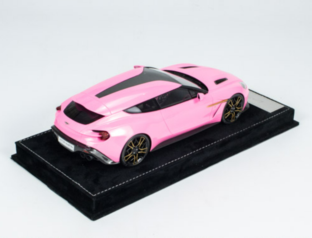 1/18 HH Model Aston Martin Zagato Pink