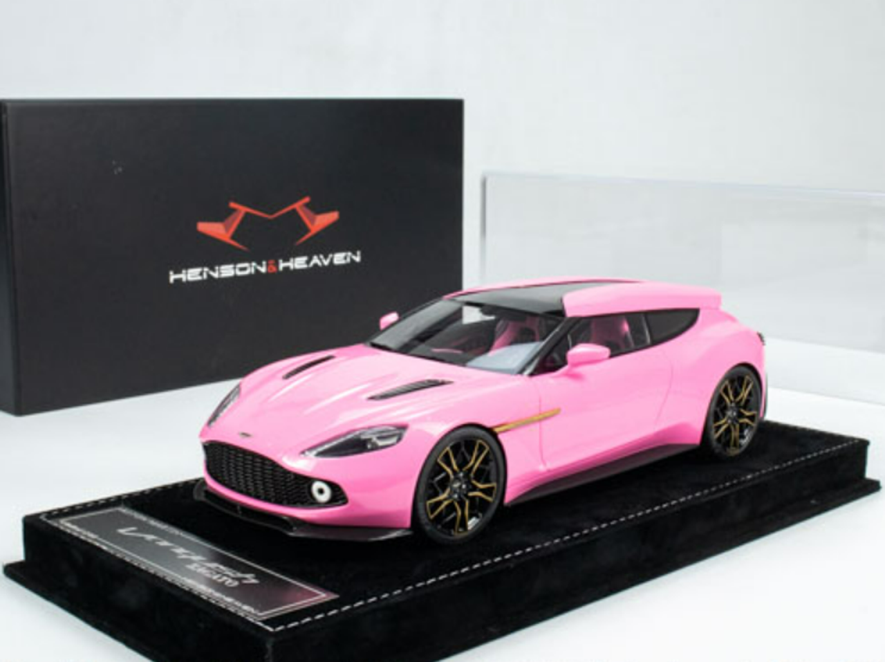 1/18 HH Model Aston Martin Zagato Pink