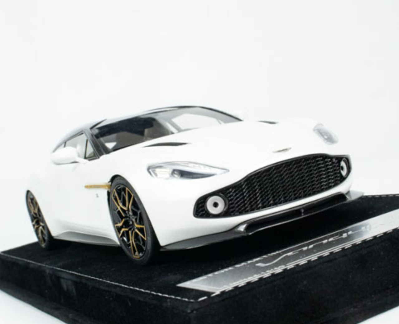 1/18 HH Model Aston Martin Zagato Matte White