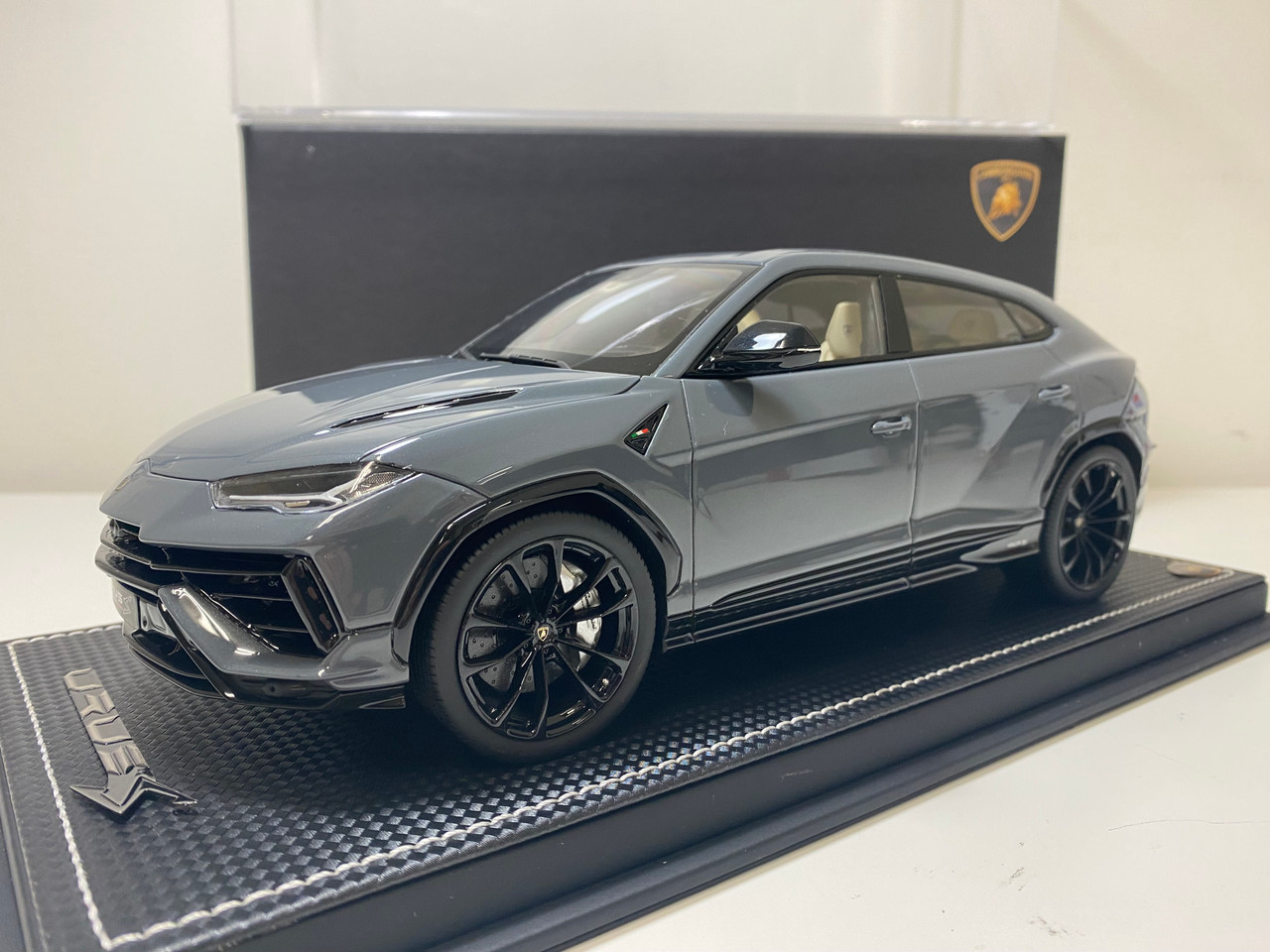 1/18 MR Collection Lamborghini Urus S (Pearl Grey) Resin Car Model ONE OFF