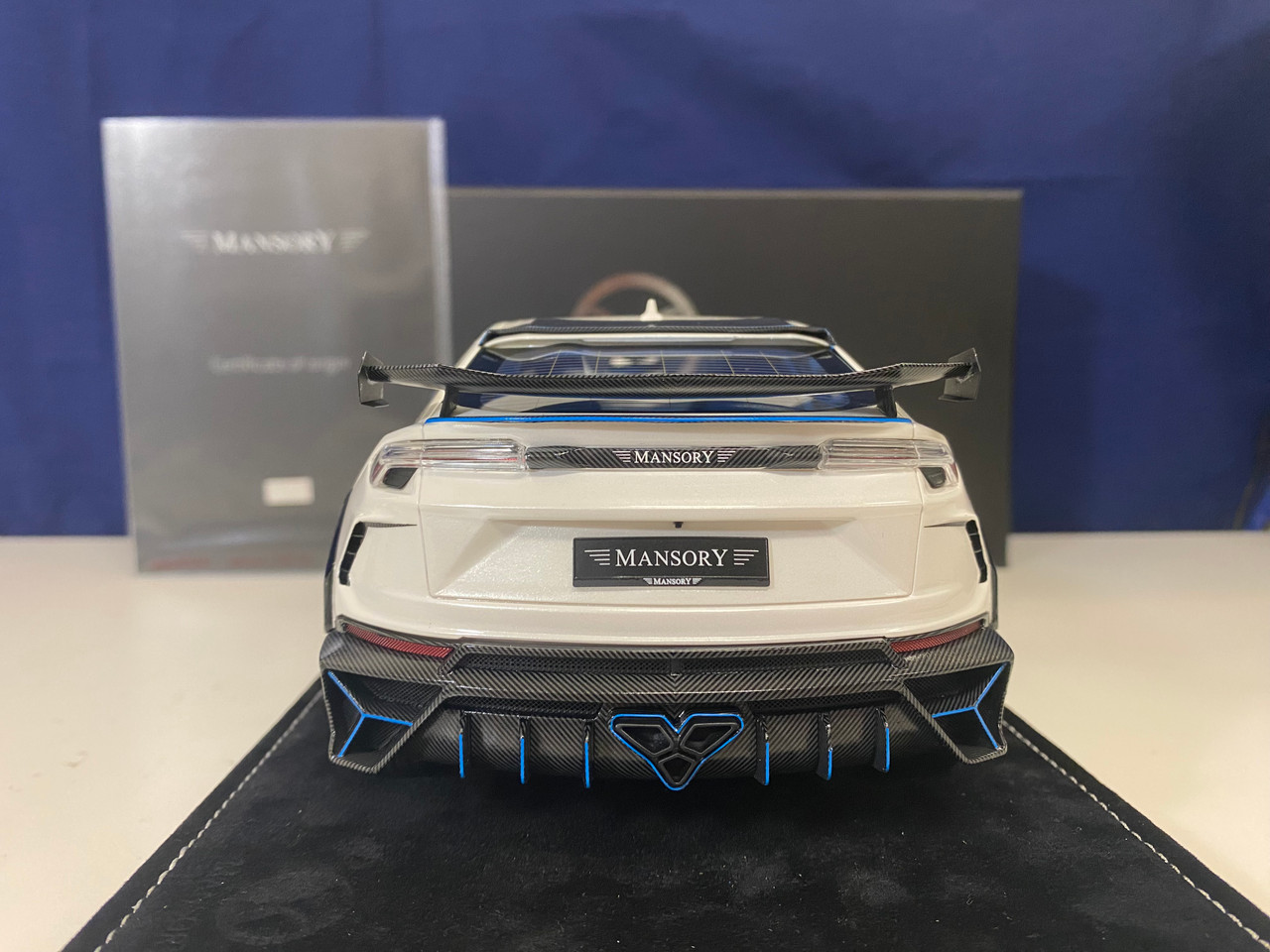 1/18 Timothy & Pierre TP Mansory Lamborghini Venatus Urus (White