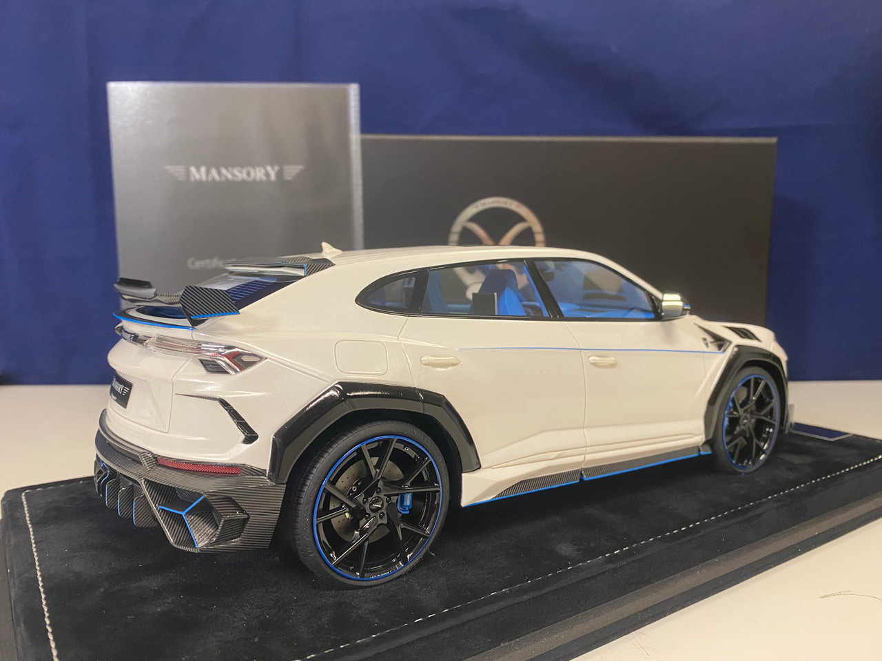 1/18 Timothy & Pierre TP Mansory Lamborghini Venatus Urus