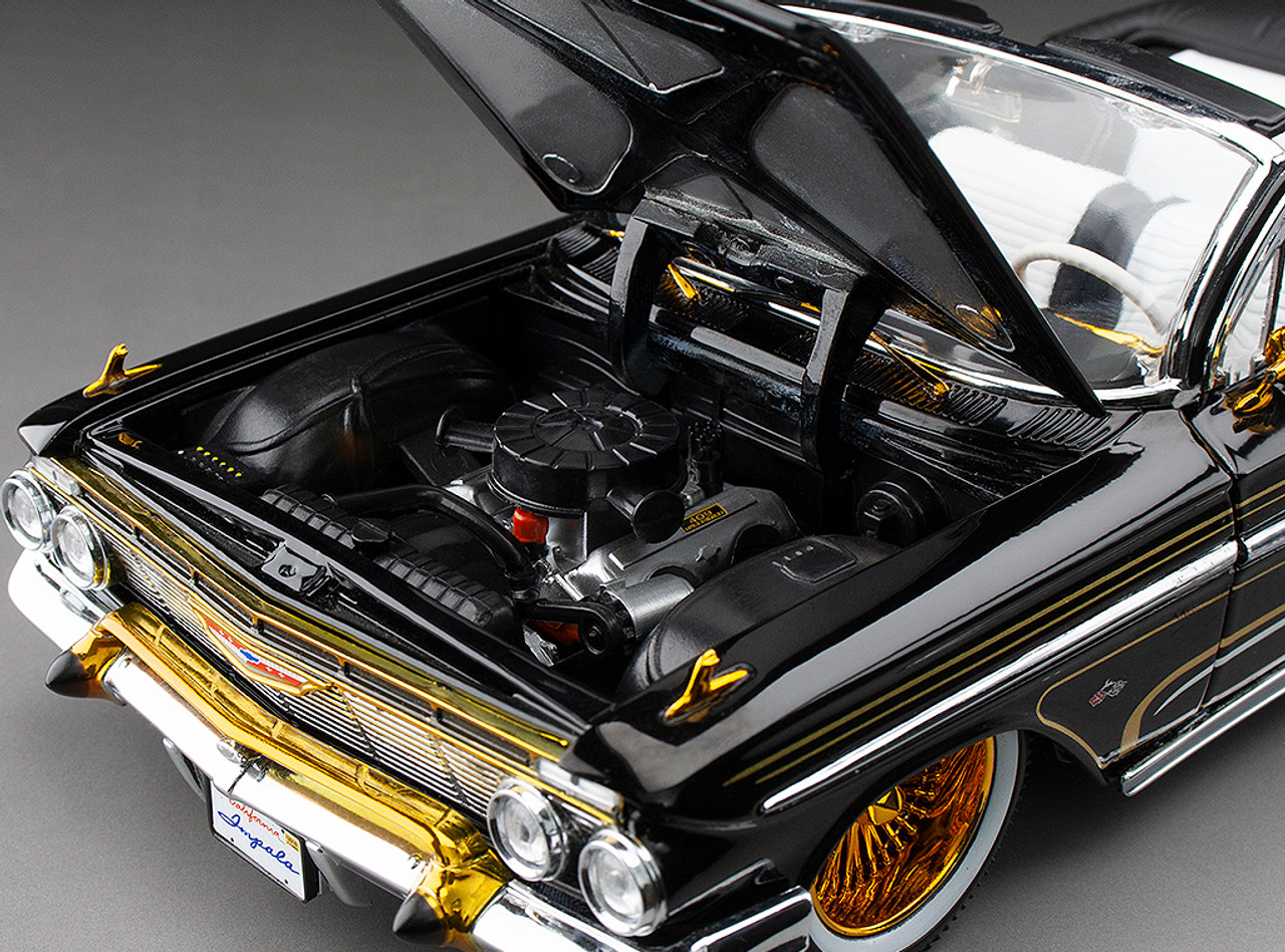 1/18 Sunstar 1961 Chevrolet Impala Open Convertible Lowrider