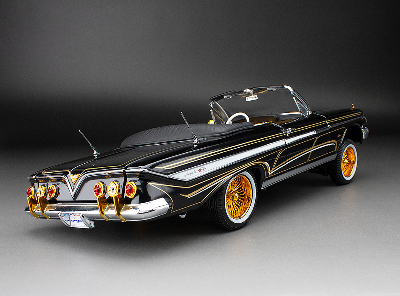 1/18 Sunstar 1961 Chevrolet Impala Open Convertible Lowrider