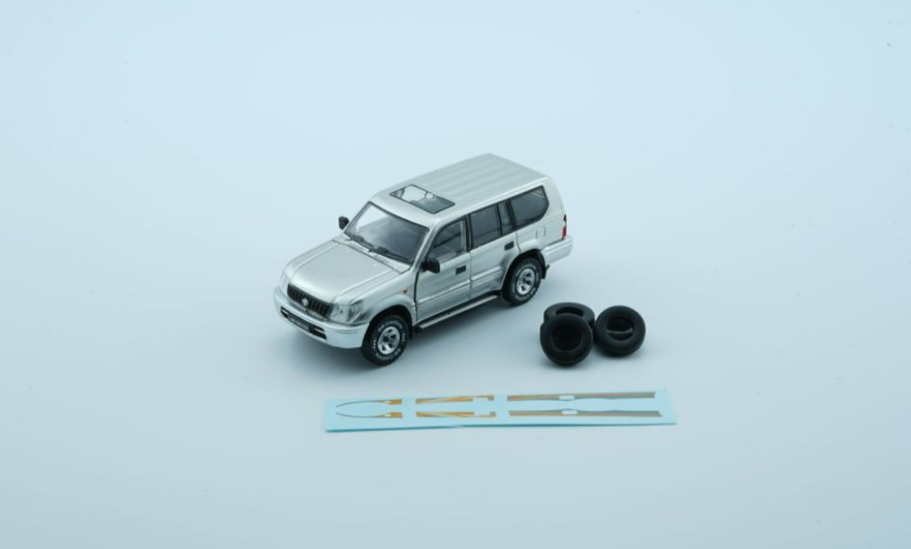 1/64 BM Creations Toyota Land Cruiser Prado LC95 -Silver (LHD)