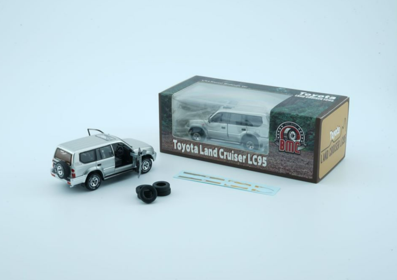 1/64 BM Creations Toyota Land Cruiser Prado LC95 -Silver (RHD)