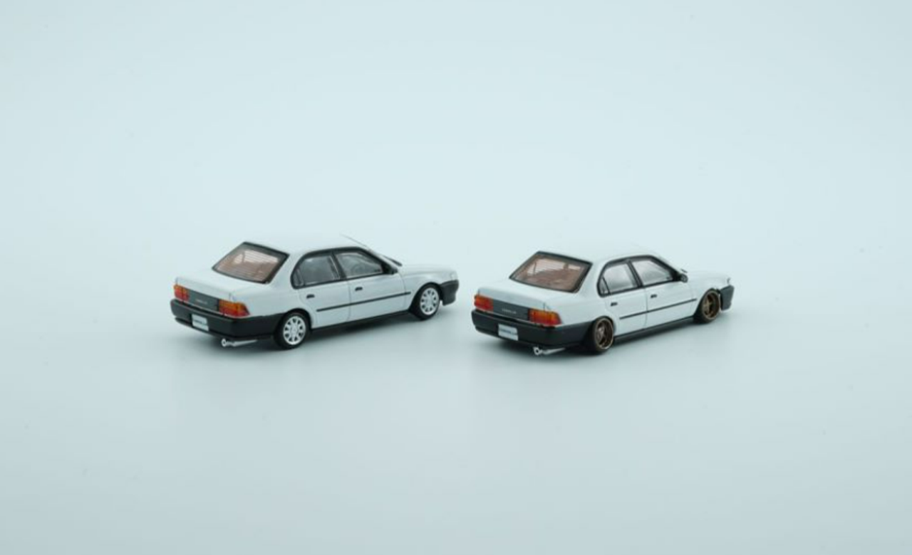 1/64 BM Creations Toyota Corolla 1996 AE100 -White /Blk Bumper (LHD)