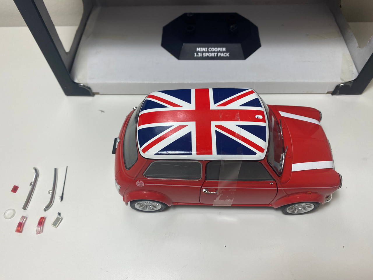 DAMAGED AS-IS 1/18 Solido 1997 Mini Cooper Sport (Red) Diecast Car
