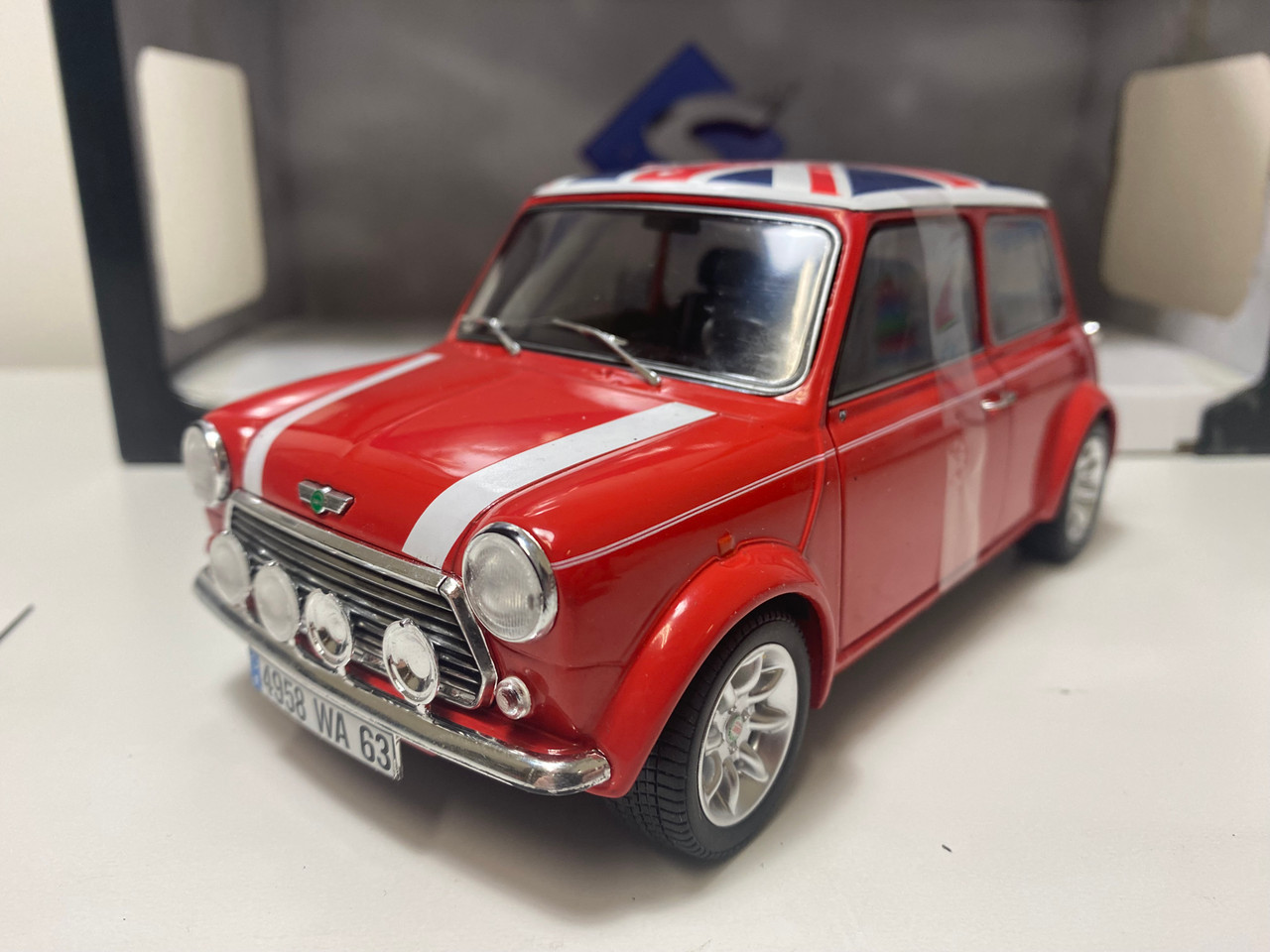 DAMAGED AS-IS 1/18 Solido 1997 Mini Cooper Sport (Red) Diecast Car Model