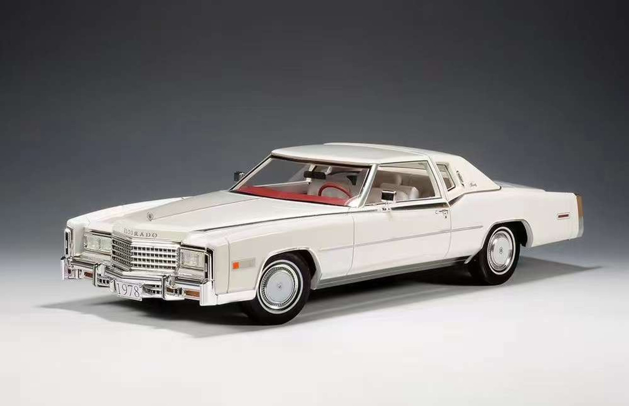 正規品格安1:18 Cadillac キャデラック White 乗用車