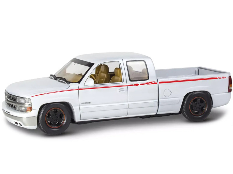 Level 4 Model Kit 1999 Chevrolet Silverado Street Pickup Truck 1
