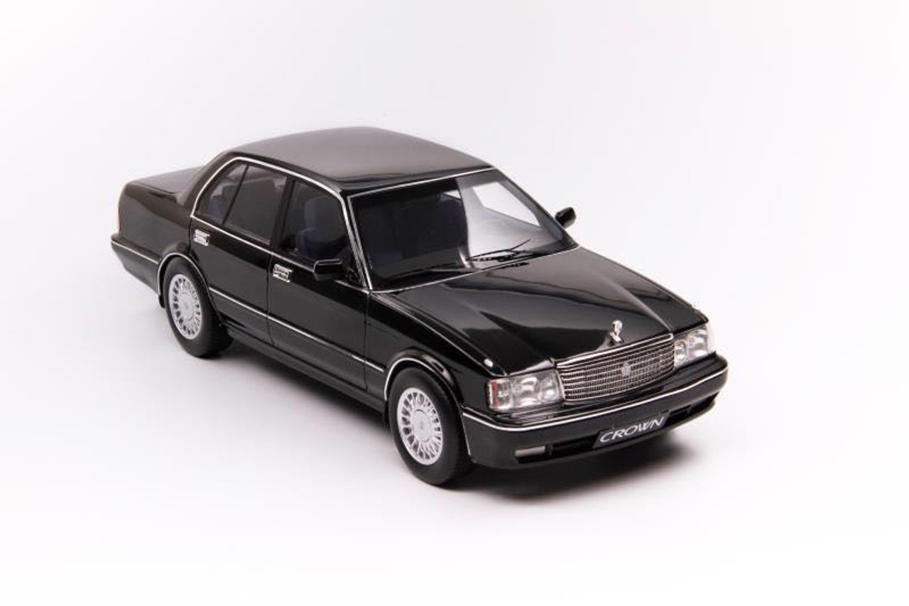 Resin Model 1/18 トヨタ クラウン 1993 JZS133 Resin Model 1/18 トヨタ クラウン 1993 JZS133