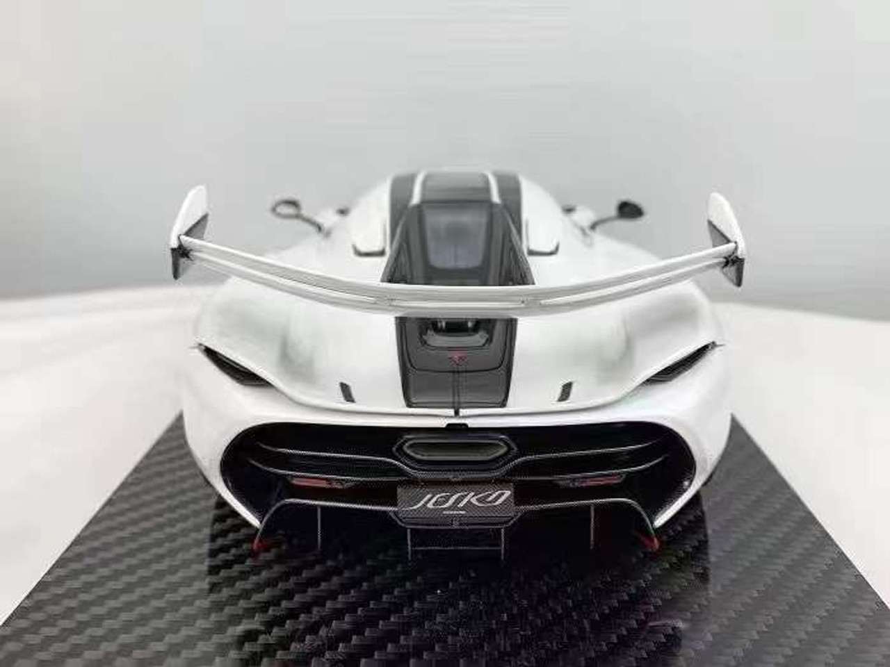 1/18 Frontiart Koenigsegg Jesko (Crystal White) Resin Car Model