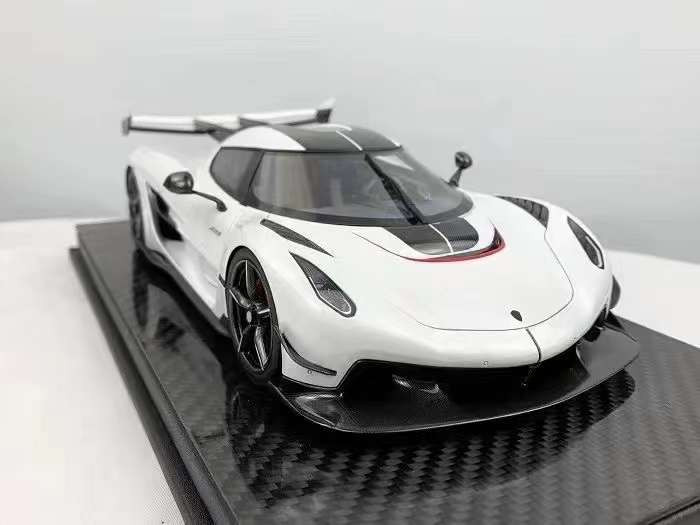 1/18 Frontiart Koenigsegg Jesko (Crystal White) Resin Car Model