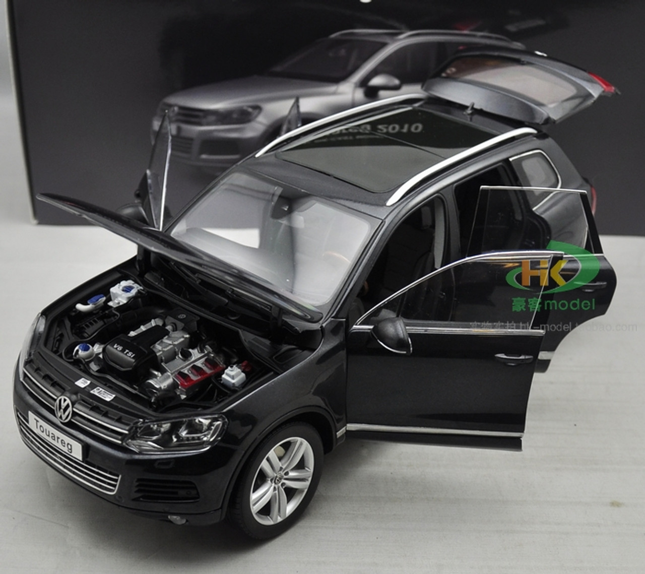 1/18 Kyosho 2010 Volkswagen VW Touareg (Black) Diecast Car
