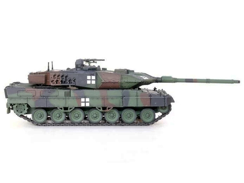Leopard 2A6 Main Battle Tank Green Camouflage 