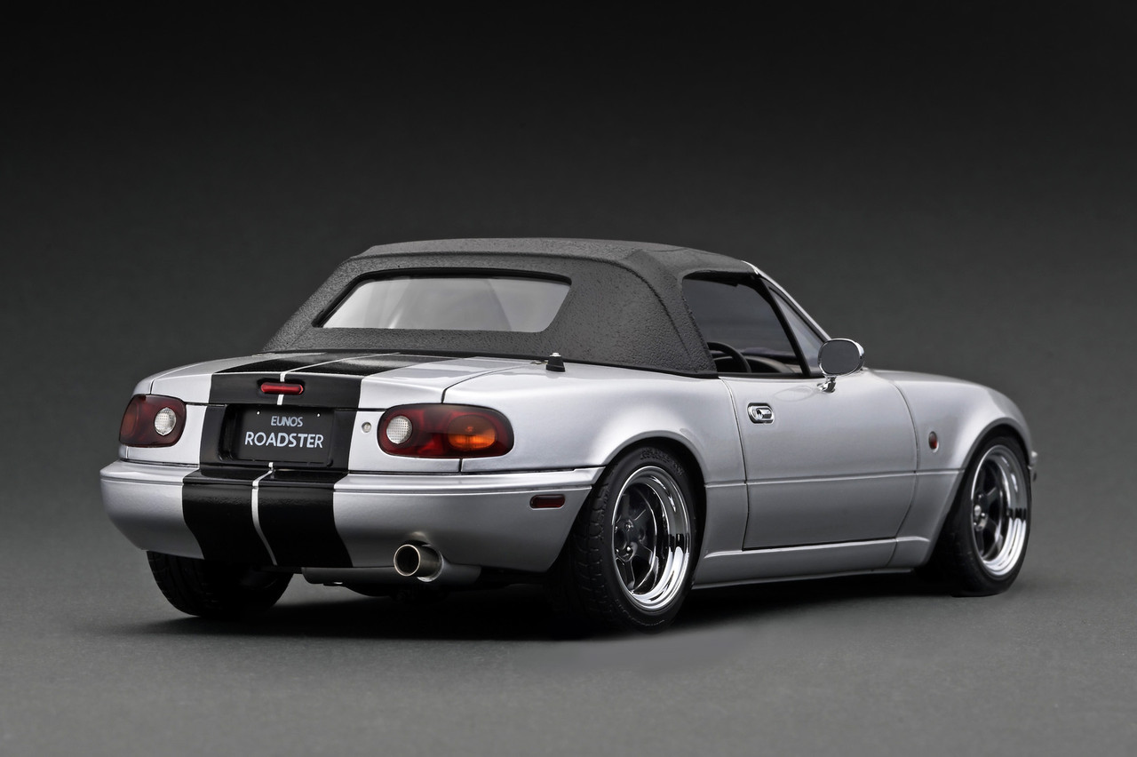 1/18 Ignition Model Mazda Eunos Roadster (NA) Silver With B6-ZE engine (Attached engine)