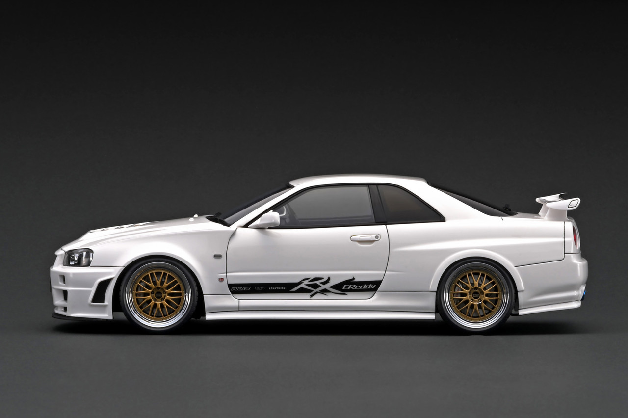1/18 Ignition Model Nissan Skyline GT-R (BNR34) White