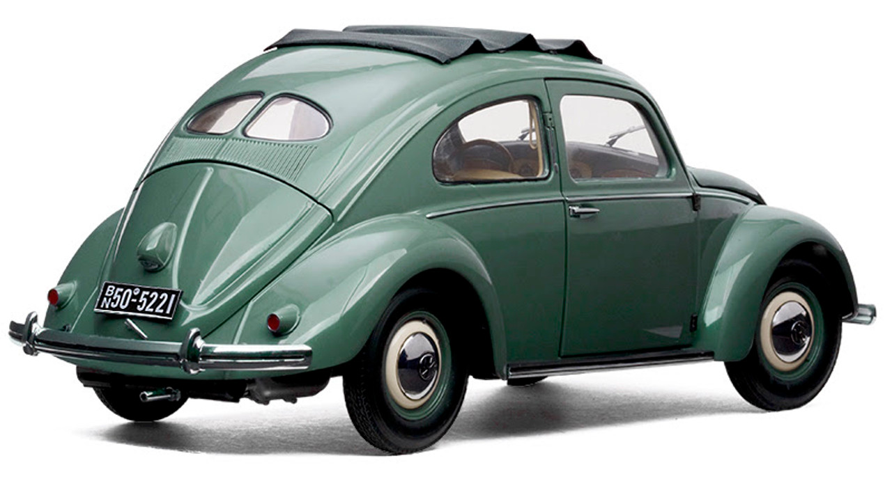 1/12 Sunstar 1950 Volkswagen Beetle Saloon with Opening Roof (Green) Diecast Car Model