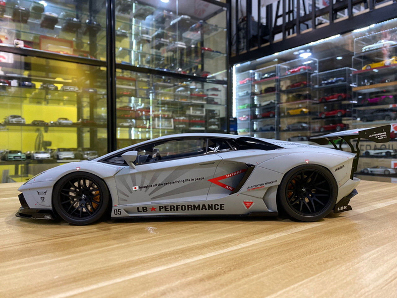 1/12 Kyosho Lamborghini Aventador Liberty Works LB Works Performance Wide Body Enclosed Car Model