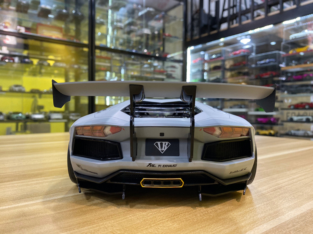 1/12 Kyosho Lamborghini Aventador Liberty Works LB Works Performance Wide Body Enclosed Car Model