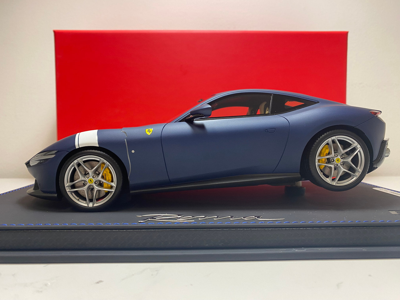 DAMAGED AS-IS 1/18 BBR Ferrari Roma (Matte Blue Abu Dhabi u0026 White Stripe)  Resin Car Model Limited 24 Pieces - LIVECARMODEL.com