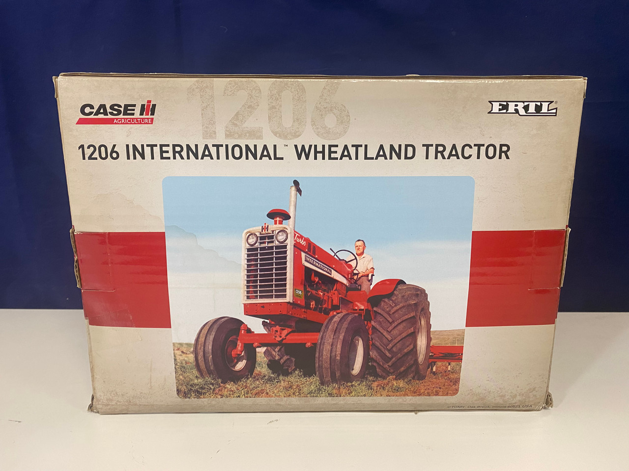 1/16 ERTL Prestige Collection Farmall 1206 International