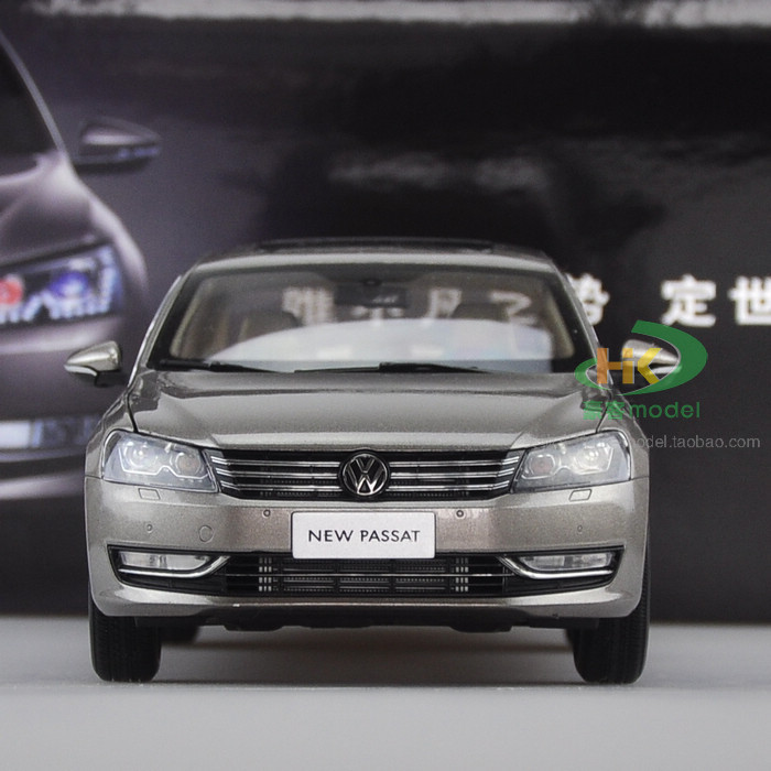 1/18 Dealer Edition 2011-2018 Volkswagen Passat (Gold / Champagne