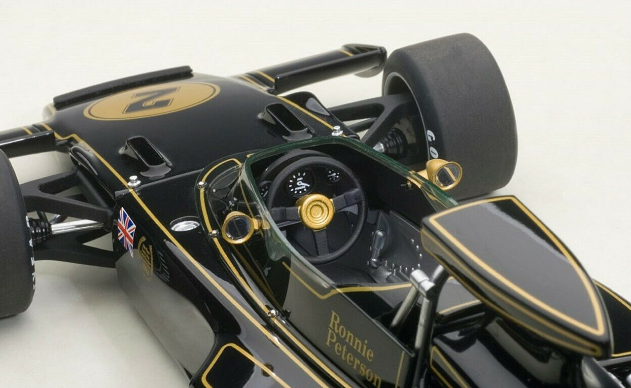 Lotus 72E 1973 Ronnie Peterson #2 with Driver Figurine in Cockpit