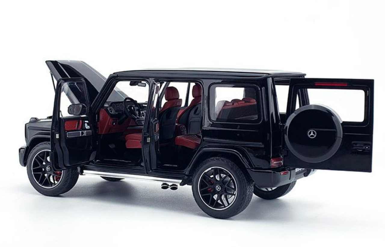 DEFECT USED OPEN BOX 1/18 Minichamps Mercedes-Benz G-Class G63 AMG (Black Metallic) Diecast Car Model Limited 300 Pieces