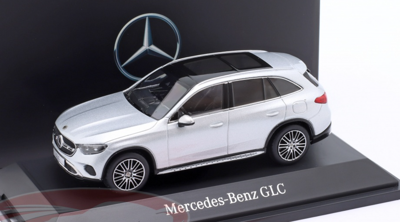 1/43 Dealer Edition Mercedes-Benz GLC (X254) (High-Tech Silver) Car Model