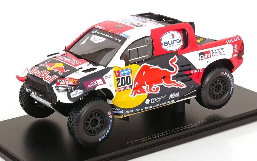 『ユウ』 1/18 Spark 2023 TOYOTA HILUX No.200 Winner Dakar N. Al-Attiyah – M