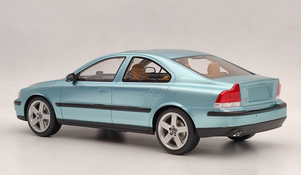 1/18 DNA Collectibles 2003 Volvo S60 R (Light Green) Car Model