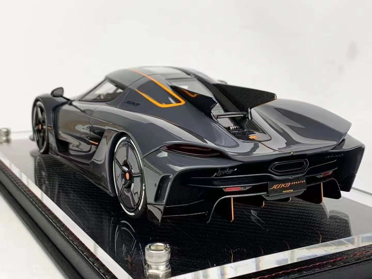 1/18 Frontiart Koenigsegg Jesko Absolut (Graphite Grey) Car Model with Carbon Fiber Base Limited