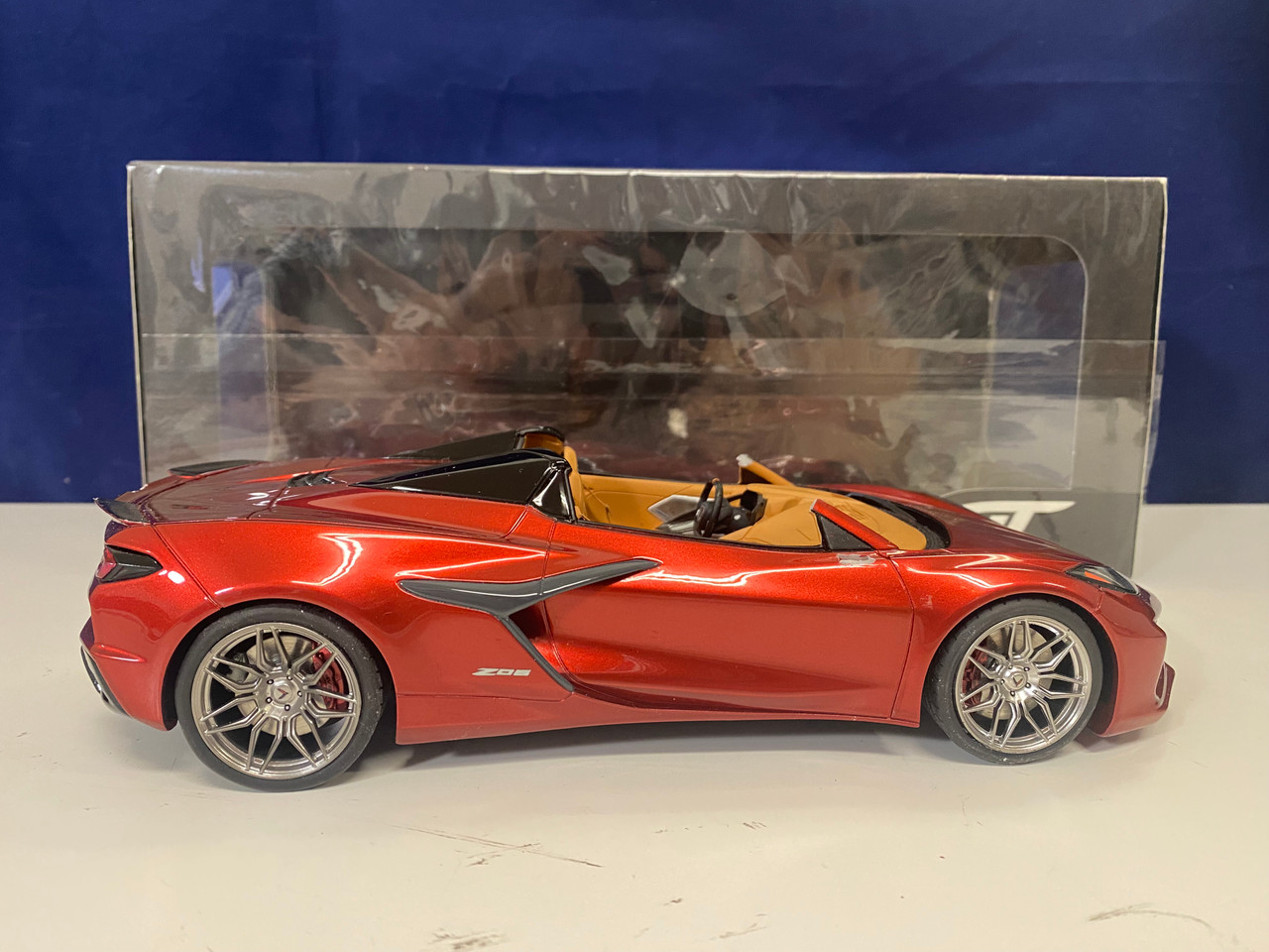 DAMAGED AS-IS 1/18 GT Spirit 2022 Chevrolet Corvette C8 Cabriolet Z06 (Red Mist Metallic) Resin Car Model