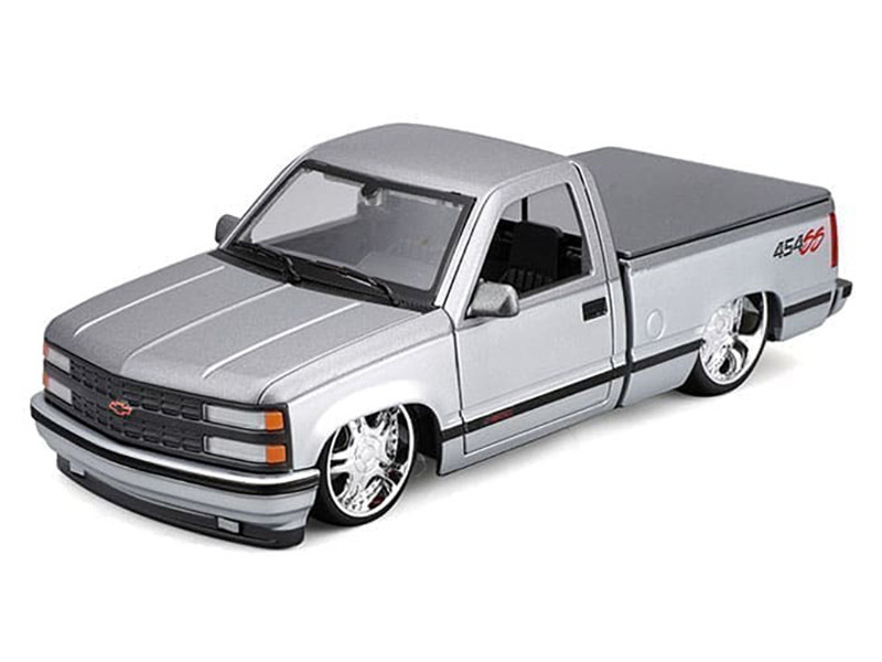 1/24 Maisto 1993 Chevrolet 454 SS Pickup Custom (Silver & Grey